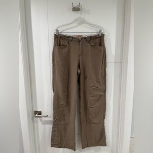 Remington convertible outdoors pants, size large, gently used.